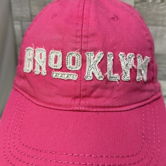 Brooklyn women’s pink distressed baseball hat - Picture 2 of 6